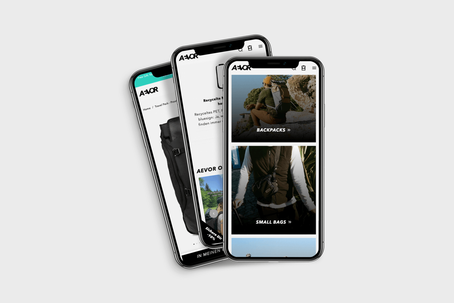 Drei überlappende Smartphones zeigen Aevor Onlineshop schwarzen Reiserucksack Outdoor-Rucksack und kompakte Umhängetasche